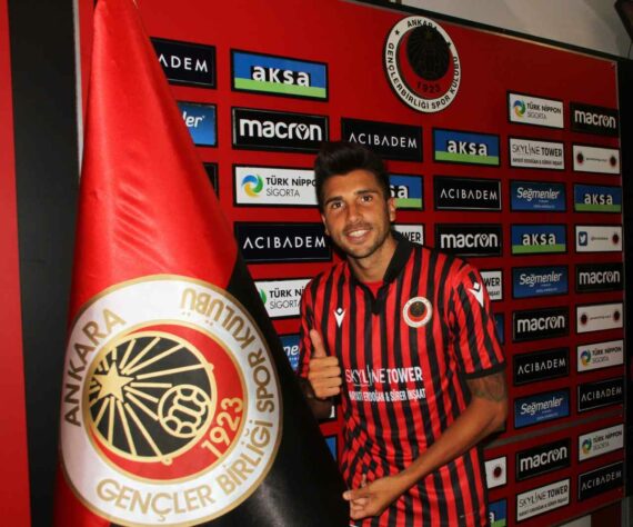 FECHADO - O Gençlerbirligi, da Turquia, acertou a contratação do meia Lucas Mugni, ex-Sport e Flamengo.