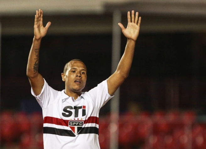 28/02/2013 - São Paulo 2 x 1 The Strongest - Libertadores 2013 - Gols do São Paulo: Osvaldo e Luis Fabiano