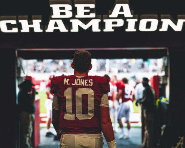 19º Washington: Em busca do quarterback do futuro, Rivera e WFT apostam em Mac Jones, de Alabama, para conduzir o ataque.