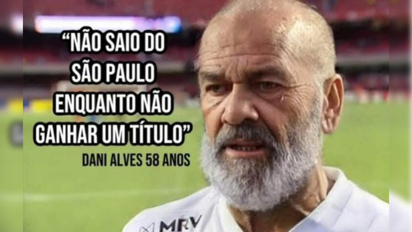 Ex-líder do Brasileirão, o São Paulo chegou neste sábado à quinta partida consecutiva sem vitória e vê as esperanças pelo título diminuírem. Após o empate contra o Coritiba, o Tricolor acabou virando mais uma vez piada nas redes sociais. Veja na galeria! (Por Humor Esportivo)