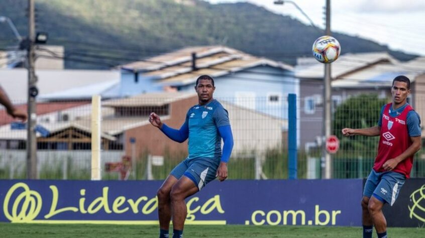 Rodrigão (atacante - 27 anos) - Pertence ao Santos e está emprestado ao Avaí somente até 31/1 - Alternou jogos como titular e outros como reserva na reta final da Série B.