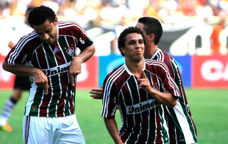 Wellington Nem e Fred - Fluminense: Dupla de ataque que mandou bem com a camisa do Flu. Wellington Nem aprontava a correria e Fred mandava para o gol. Foram campeões do Carioca de 2012 e do Brasileirão de 2012.