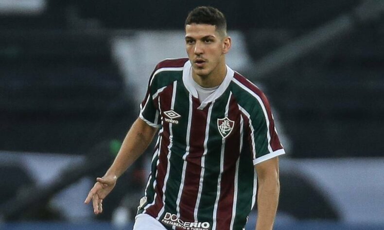 FECHADO - O Fluminense assinou a renovação de contrato do zagueiro Nino até dezembro de 2024. O vínculo anterior ia até o fim de 2022. O jogador está convocado para a Olimpíada e pode valorizar no período. Por isso, já havia o interesse mútuo pela extensão. Outro que também prorrogou o vínculo foi Matheus Ferraz, assinando até o fim de 2022.