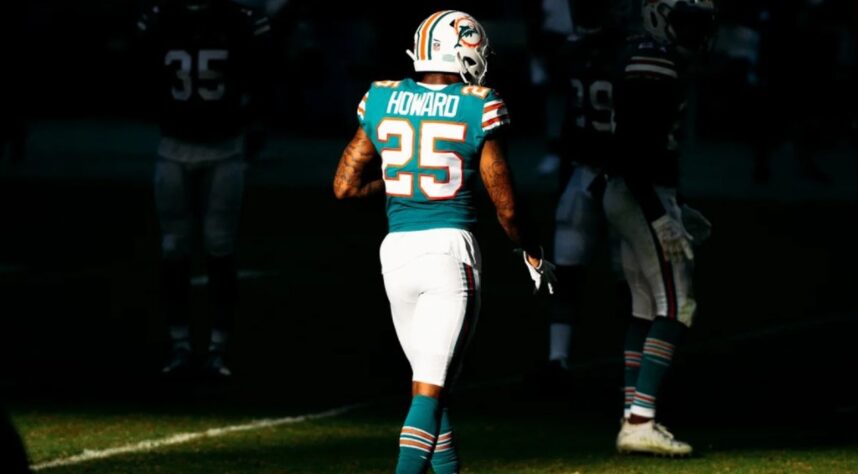 Xavien Howard – O cornerback do Miami Dolphins assinou uma mega extensão contratual no início de 2019. Mas o ano foi ruim, tendo sido ejetado na semana 3 após dar um tapa em rival. E tendo um problema no joelho que o fez perder 11 jogos.