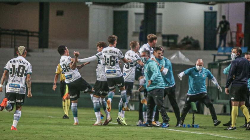 19º - Coritiba - 12 pontos em 18 jogos. Duas vitórias, seis empates e dez derrotas. Catorze gols marcados e vinte e sete sofridos. 22.22% de aproveitamento.