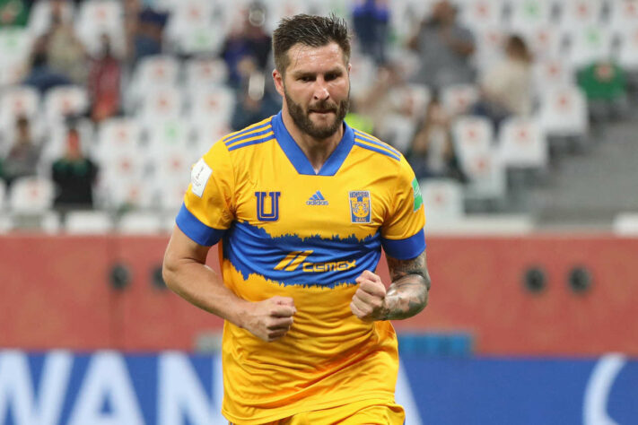 André-Pierre Gignac - Clube: Tigres - Seleção: França - Posição: Atacante - Idade: 35 anos - Valor segundo o Transfermarkt: 2 milhões de euros (aproximadamente R$ 12,09 milhões)