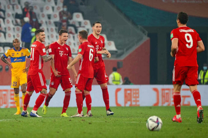 Jogadores do Bayern comemorando o gol que deu o título mundial ao clube.