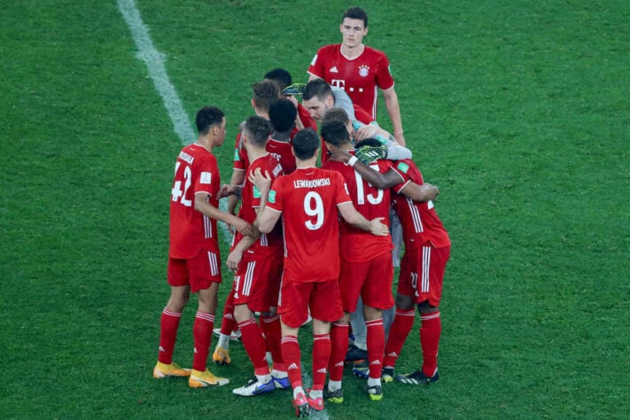 Jogadores do Bayern comemorando o título.