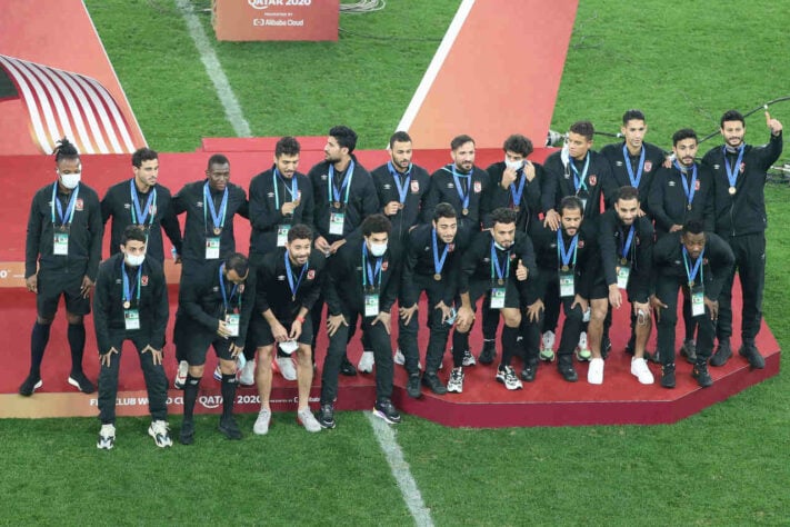 Al Ahly (EGI), que bateu o Palmeiras nos pênaltis na decisão do terceiro lugar, recebeu a medalha de bronze.