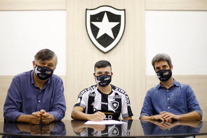 Ronald: foi anunciado no dia 20 de fevereiro. Atacante revelado pelo Internacional, ele estava no Botafogo de Ribeirão Preto. Ronald, que também tem passagem pelo futebol europeu, foi o primeiro reforço do Botafogo para a temporada de 2021.