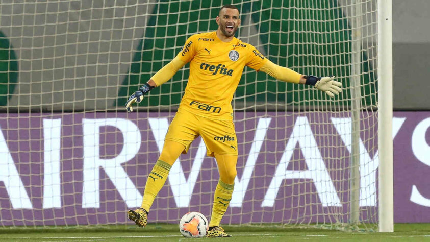 Camisa amarela foi a mais usada por Weverton ao longo da temporada de 2020.