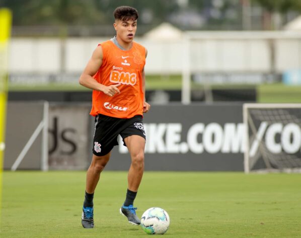 Roni tenta recuperar espaço, após ficar ausente por lesão no pé,