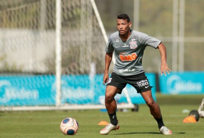 12º Ruan Oliveira – meia de 20 anos, cria da base do Timão, jogou quatro partidas como profissional na temporada, sendo uma, contra o Fortaleza, pela quinta rodada a do Brasileirão, na Neo Química Arena, empate em 1 a 1, como titular. Totalizou 106 minutos com a camisa corintiana na temporada. 