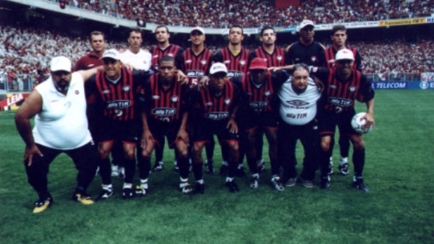 Athletico-PR (1 título) - Brasileirão: 2001