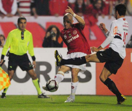 2006 - Vice-campeão - Mais uma boa campanha do São Paulo na Libertadores. Passou em primeiro no Grupo A. Nas fases de mata-mata, tirou Palmeiras, Estudiantes (ARG) e Chivas (MEX). No entanto, perdeu a final para o Internacional.