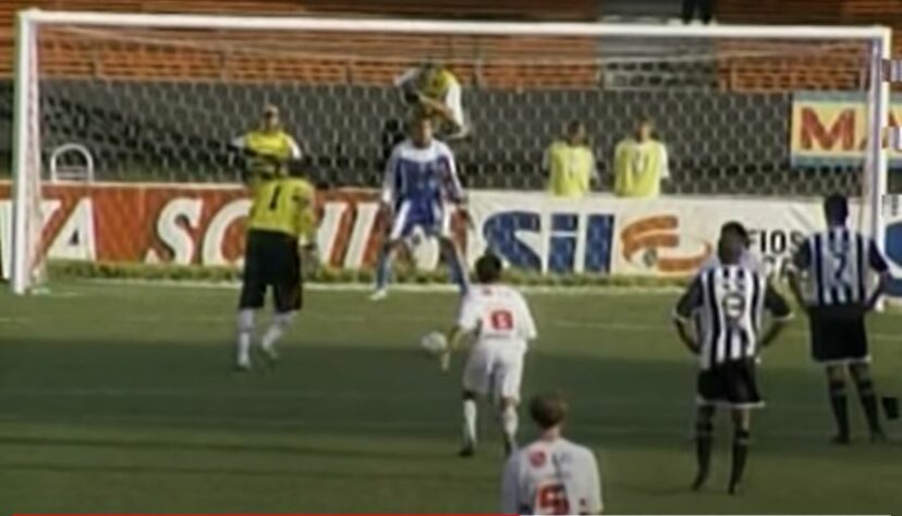 No Sansão, o São Paulo levou a melhor, vencendo por 3 a 1. Entretanto, com outros deslizes do Tricolor, a vitória contra o Peixe não foi o suficiente para levantar a taça.