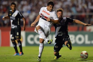 Sul-Americana de 2013 - Com a possibilidade de um bicampeonato, o Tricolor perdeu jogo da ida, no Morumbi, para a Ponte Preta, por 3 a 1. O time saiu na frente com um gol de Paulo Henrique Ganso, mas tomou um gol contra de Antônio Carlos, além dos gols da virada, marcados por Leonardo e Uendel. Jogando fora de casa, o São Paulo empatou por 1 a 1 contra a Ponte Preta, não conseguindo reverter o resultado.