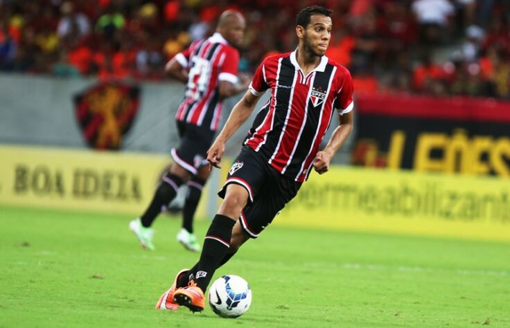 Ao final do campeonato, o Tricolor ficou 10 pontos atrás do Cruzeiro na tabela. Deslizes como o empate contra o Avaí e o Figueirense em casa ou até mesmo a derrota por 3 a 0 contra o Goiás no Morumbi foram cruciais para que o Tricolor, mais uma vez, ficasse no quase.