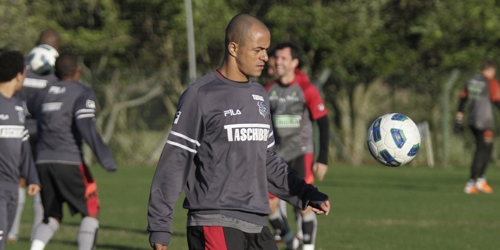 FIGUEIRENSE - Júlio César e Wellington Nem - O Figueirense fez a melhor campanha de um catarinense no Brasileirão (7º) graças aos 10 gols de Wellington Nem e 11 de Júlio César.