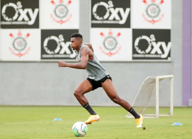 Jemerson esteve no campo, mas ainda está sob os cuidados da fisioterapia por conta de uma lesão no joelho e não deve mais jogar no Brasileirão-2020.