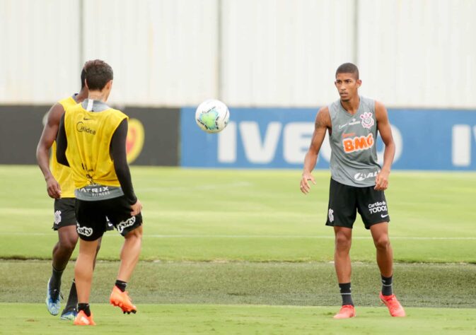 O lateral-direito Igor Formiga foi um dos jogadores do sub-23 que integraram o treino desta sexta-feira.