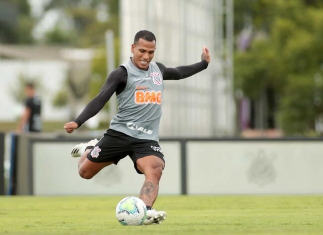 3º Otero – foi oficializado no Timão em agosto. O meia venezuelano atuou com a camisa corintiana em 24 oportunidades, 18 como titular, quatro jogando a partida inteira. Marcou um gol. 