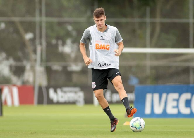 Lucas Piton treinou com o grupo e deve retornar aos jogos em breve.