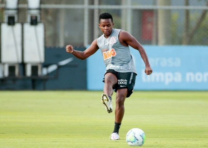 5º Cazares – contratado em setembro, o meia equatoriano assumiu a 10 do Timão. Até o então, com a camisa do Corinthians, tem 22 jogos, 12 como titular, dois jogando os noventa minutos e dois gols marcados. 