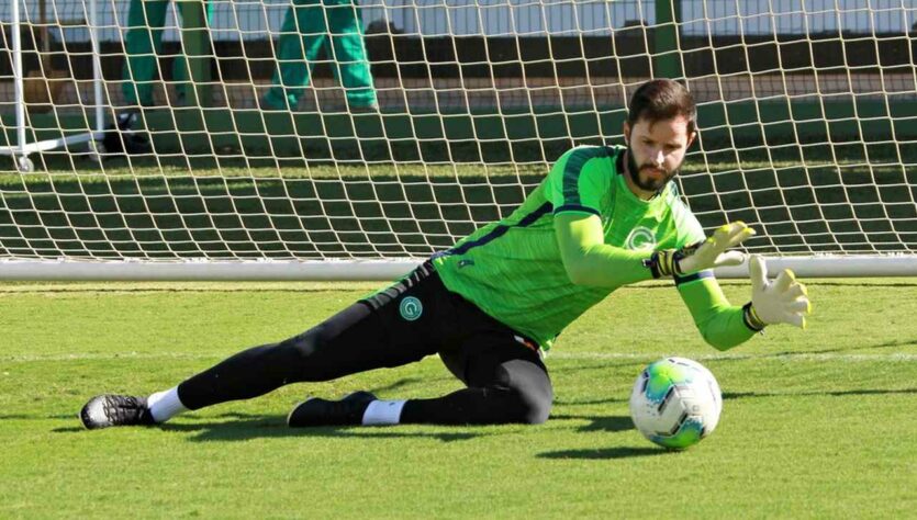 MARCELO RANGEL- Goiás (C$ 1,18) Desbancando Tadeu, o novo goleiro do Esmeraldino tem pela frente um Bahia que estará desfalcado do meia Ramírez e cedeu SGs para Ceará e Fluminense recentemente como mandante, sendo que na última partida ainda consagrou Marcos Felipe com 3 DDs. Enxergamos boas chances do arqueiro pontuar bem em um duelo direto contra o rebaixamento!