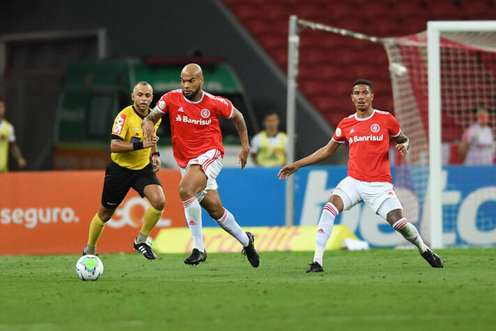 Rodrigo Moledo (Zagueiro) - Time: Internacional - Jogos: 4