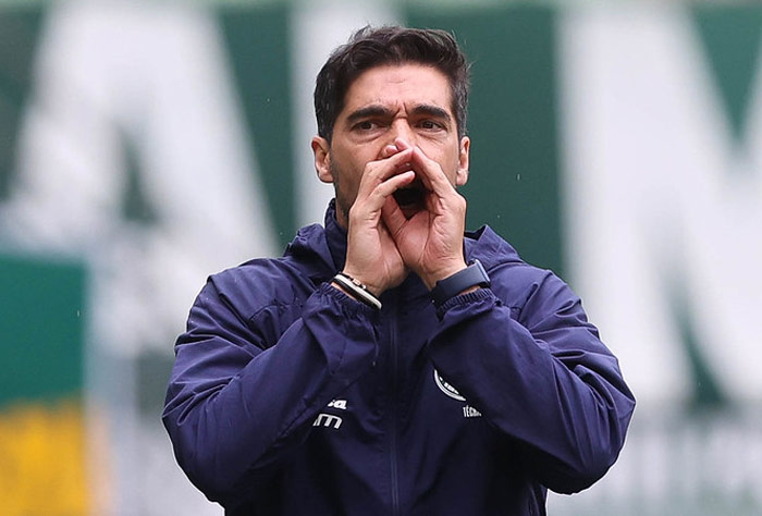 Perto de completar sete meses no comando técnico do Palmeiras, Abel Ferreira já esta na história do clube, ao ajudar o Verdão a conquistar a Copa do Brasil e Copa Libertadores. O português é conhecido por falar o que pensa, e antes da derrota para o Flamengo, na primeira rodada do Brasileirão, mais uma vez uma declaração dele foi destaque. Por isso, o LANCE! reuniu 10 momentos marcantes na passagem de Abel Ferreira pelo Palmeiras. Confira!