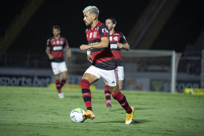 2º colocado – Flamengo (68 pontos/36 jogos): 30.5 % de chances de ser campeão; 100% de chances de Libertadores (G6); 0% de chances de rebaixamento.