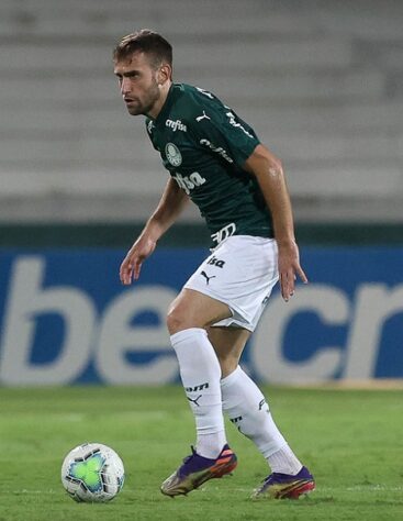 Com time misto, o Palmeiras foi derrotado pelo Coritiba por 1 a 0, na noite desta quarta-feira, no estádio Couto Pereira, em duelo atrasado do Campeonato Brasileiro. O zagueiro Benjamín Kuscevic foi expulso no início do primeiro tempo e levou a pior nota do Verdão. Confira as notas do Palmeiras no LANCE! (por Nosso Palestra)