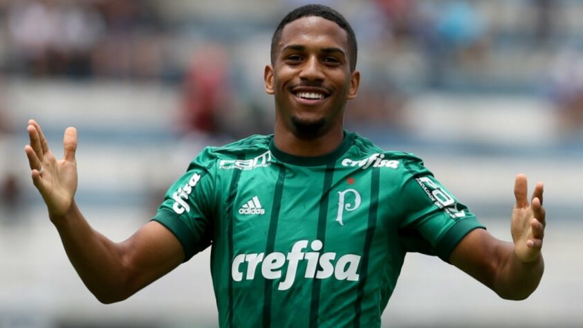 ESQUENTOU - O Cruzeiro está muito ativo no mercado da bola. E, o mais novo alvo da Raposa é o volante Matheus Neris, de 21 anos, que pertence ao Palmeiras e estava emprestado ao Figueirense para a disputa da Série B.