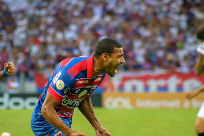 Gabriel Dias - 26 anos - Fortaleza - Lateral - Contrato até: 28/02/2021 - Um dos destaques positivos do Fortaleza, Gabriel Dias possuí vínculo com o Leão do Pici até o final do Brasileirão.