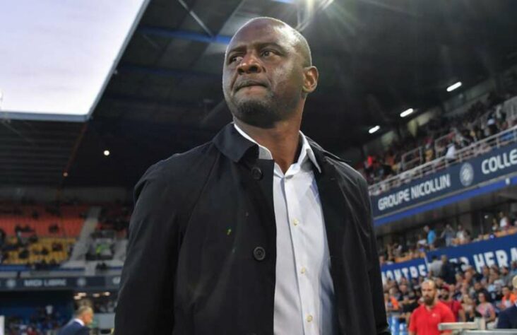 ESQUENTOU - O nome de Patrick Vieira, ídolo da seleção francesa e do Arsenal, é cotado para assumir o cargo de técnico do Lyon na próxima temporada, segundo o "L'Equipe". A diretoria do clube está receptiva à ideia pela possibilidade da chegada sem custos e imediata após a saída de Rudi Garcia.