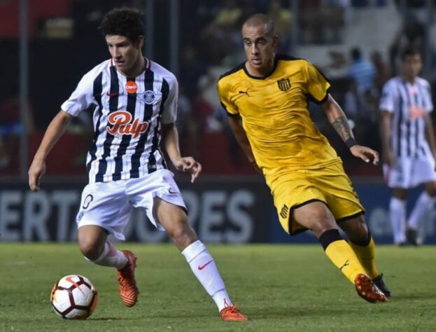 O paraguaio Iván Franco tem 20 anos e é o camisa 10 do Libertad, além de ser considerado uma grande promessa do futebol do Paraguai.