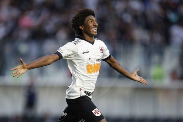 FECHADO - A grande joia do Vasco atual está de saída. O atacante Talles Magno, de 18 anos, vai defender o Ney York City, filial estadunidense do Grupo City. A venda está encaminhada e os valores envolvidos podem gerar um substancial alívio no combalido caixa do Cruz-Maltino. A informação da transferência foi noticiada primeiramente pelo site "Território MLS". 