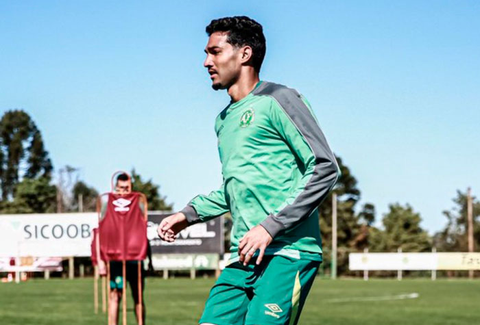 FECHADO - Após garantir o seu retorno à elite do futebol nacional, a Chapecoense anunciou a renovação de contrato do volante Alan Santos até dezembro de 2021.