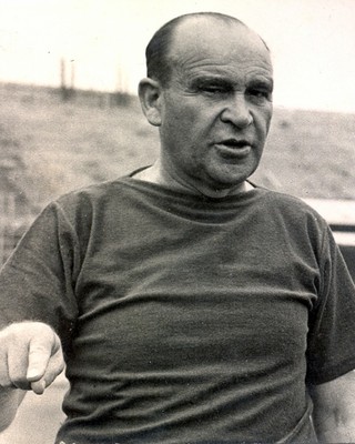 O húngaro Belá Guttmann, chegou ao São Paulo em 1957, após treinar o Budapest Honvéd de Puskás. 