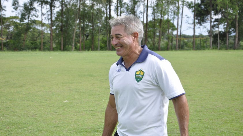 Cuiabá: Ary Marques – Técnico do acesso à Série C em 2011 somou 113 partidas pelo Dourado, que jogará a primeira divisão do Brasileirão em 2021.