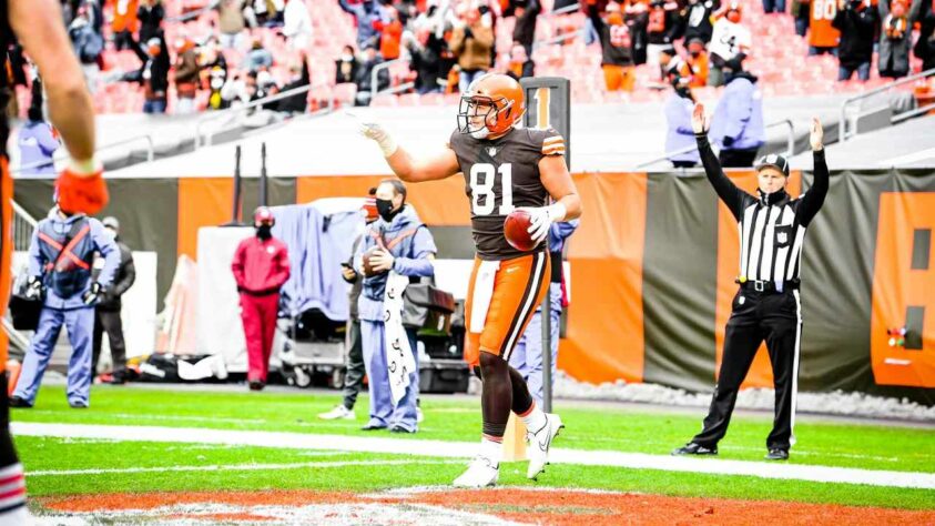 10. Austin Hooper (Cleveland Browns): Apesar da temporada abaixo de suas expectativas, um pouco por causa de lesões e também pela adaptação a um novo sistema ofensivo, Hooper segue sendo um dos tight ends de mais potencial da liga. Com 70+ recepções em cada uma das duas temporadas de 2018 e 2019, é esperado que o atleta dos Browns se recupere em 2021.