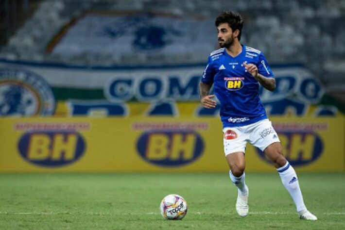 ESQUENTOU - Um dos jogadores mais contestados pela torcida do Cruzeiro na última temporada, o lateral-esquerdo Patrick Brey está em tratativas para antecipar o término do seu vínculo e deixar o clube antes de março. A Raposa ainda tem pendências financeiras com o jogador, e as duas partes estão trabalhando para que o contrato seja encerrado.