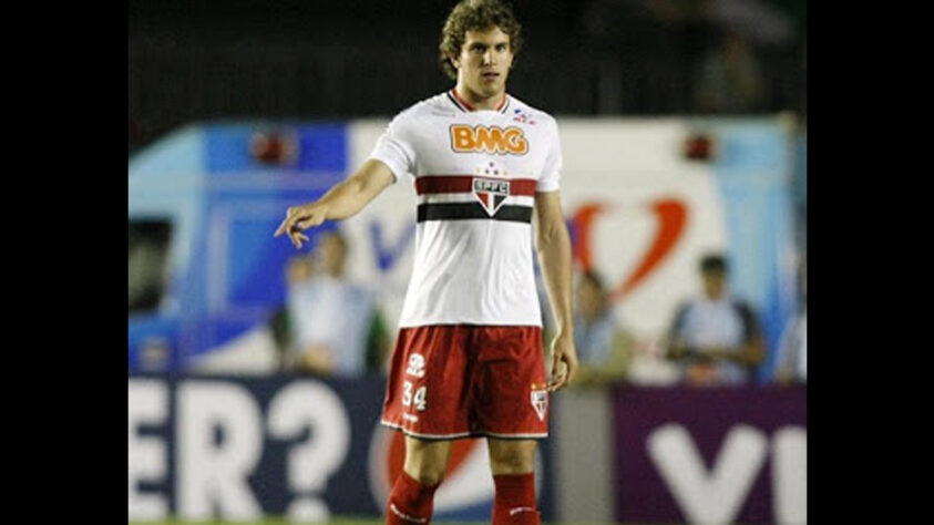 Bruno Uvini (São Paulo) - Titular e pilar defensivo no Mundial Sub-20, Bruno Uvini era visto por muitos como possível sucessor de Lugano no São Paulo. Porém, recebeu poucas chances no Tricolor, foi para a Europa e hoje está no FC Tokyo, do Japão.