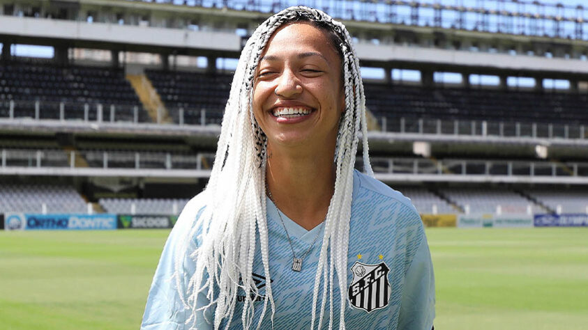 FECHADO - A atacante Byanca Brasil, ex-Internacional, é o novo reforço das Sereias da Vila para a temporada. Ela é a maior artilheira na história do Campeonato Brasileiro Feminino A-1, com 48 gols e assinou com o Santos.