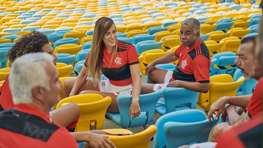Veja imagens da nova camisa titular do Flamengo