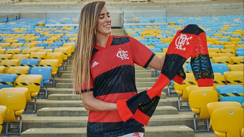 Veja imagens da nova camisa titular do Flamengo