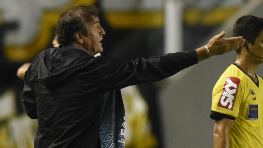 FECHADO - O Atlético-MG confirmou o retorno de Cuca ao clube como treinador da equipe. Ele volta ao Galo após sete anos, quando encerrou seu trabalho ao fim do Mundial de Clubes daquele ano. O treinador tem no currículo o maior título do Alvinegro em sua história, a Libertadores de 2013.