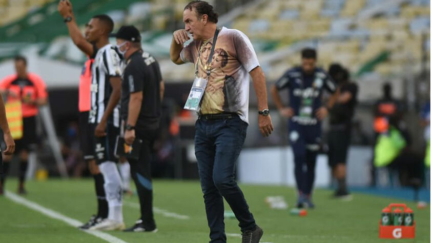 FLOP: Cuca colocou Wellington Tim no final da decisão. O garoto só tinha jogado alguns minutos pelo clube diante do Atlético-MG e permitiu o cruzamento de Rony para o gol de Breno Lopes.