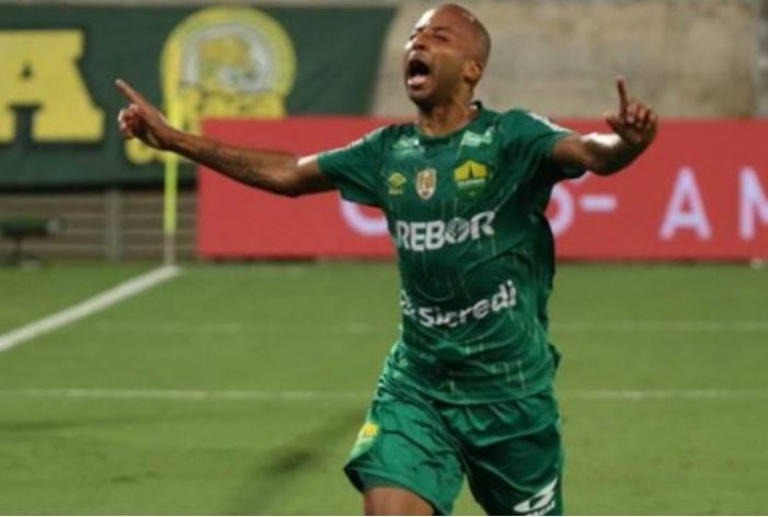 FECHADO - Destaque do Cuiabá no último ano, o meia-atacante Willians Santana, ex-CRB, Vitória, América-MG, Bahia e Fluminense, acertou com o Confiança para a temporada 2021.